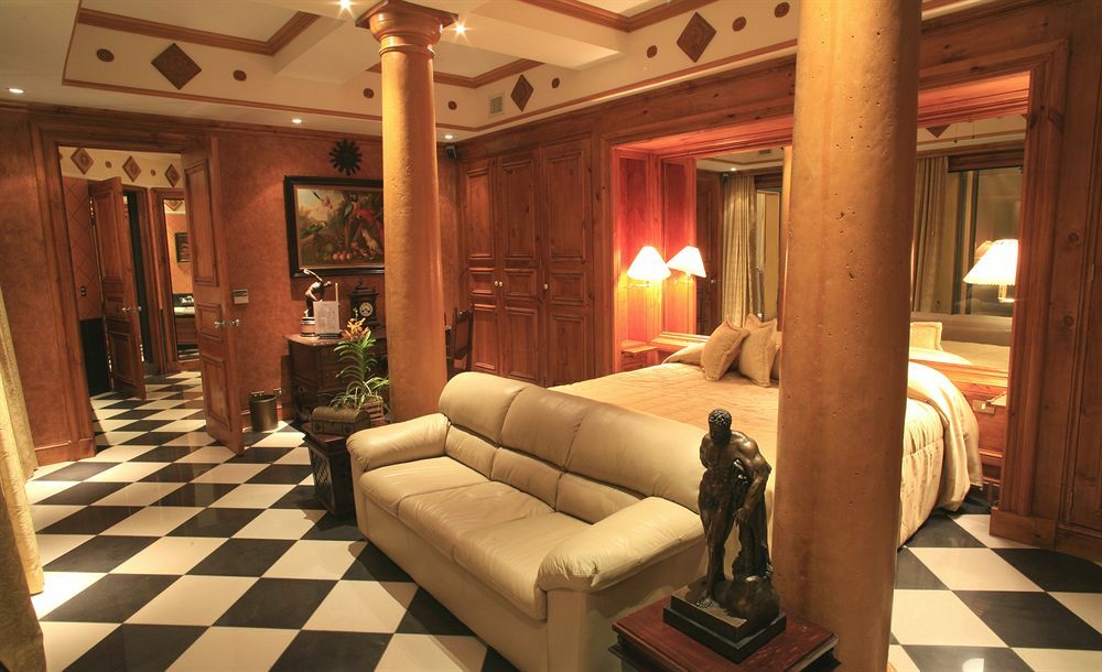 جاكو Zephyr Palace Luxury Hotel المظهر الخارجي الصورة